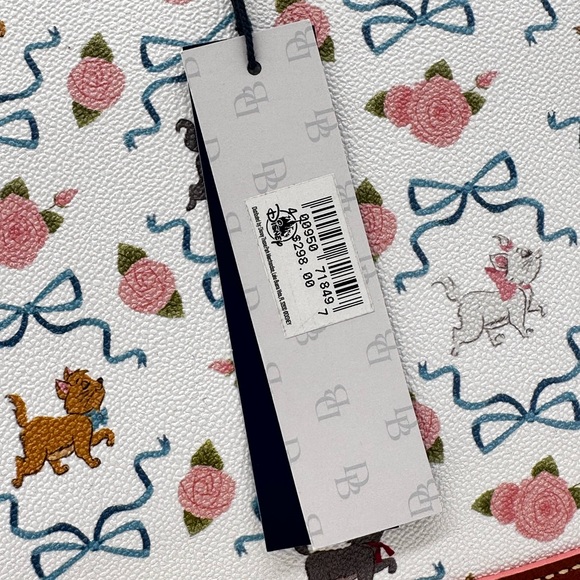 Disney Parks Aristocats Ann Shen Dooney & Bourke Satchel Bag Marie Berlioz (NWT) - Picture 13 of 13